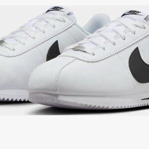 Nike Cortez Big Kids' Shoes (White/Black) GUC Size 4Y